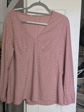 Mauve Eyelet V-Neck Long Sleeve Blouse